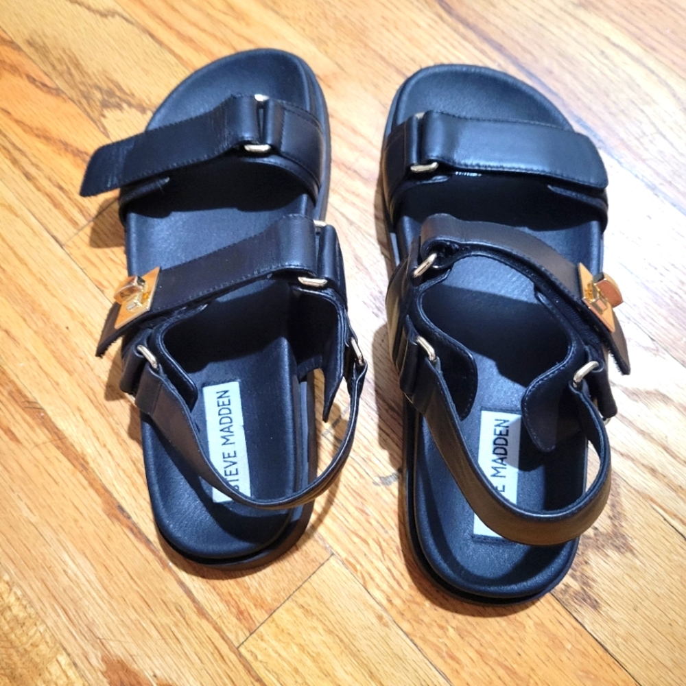 Steve Madden Mona black sandals